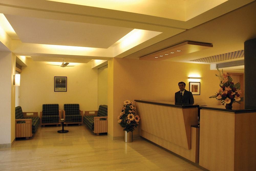 Hotel Skylon Ahmedabad Exterior foto