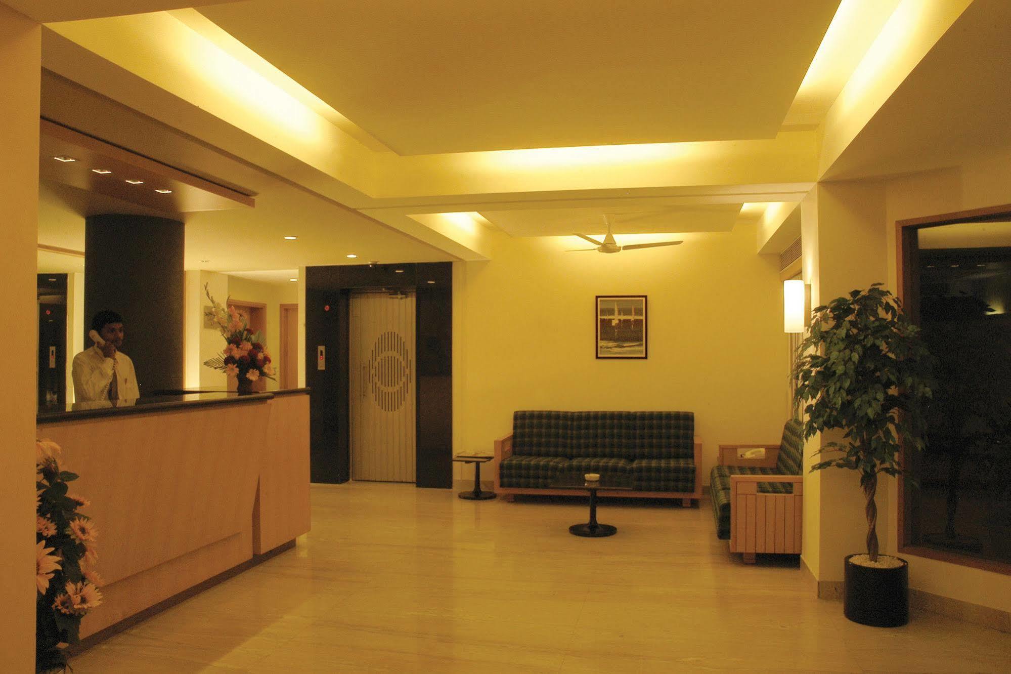 Hotel Skylon Ahmedabad Exterior foto